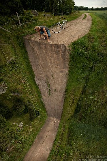 New Surreal Artwork by Erik Johansson (7 pieces) - My Modern Metropolis Erik Johansson, Picture Writing Prompts, Picture Prompts, Desain Editorial, Alberto Giacometti, Affinity Photo, Foto Tips, Gothenburg, Reality Check