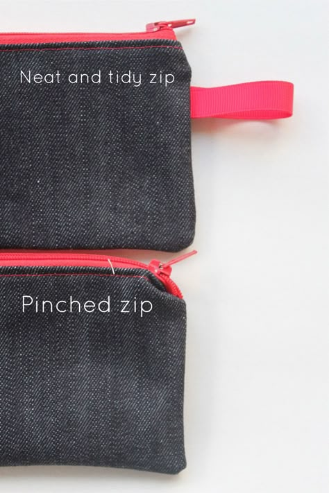 Diy Sac Pochette, Zip Pouch Tutorial, Sew Zipper, Pouch Tutorial, Sewing Tips And Tricks, Aesthetic Crochet, Sewing Purses, Zipper Pouches, Sewing Bags