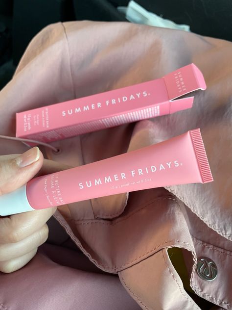 Glossy Lip Balm, Pink Lip Products, Lip Balm Collection Aesthetic, Aesthetic Lip Balm, Summer Fridays Pink Sugar, Summer Fridays Lip Balm Aesthetic, Summer Fridays Lip Gloss, Lip Balms, Lip Products Aesthetic