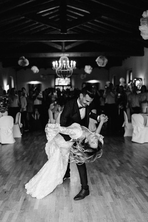 First Dance Photos, Wedding Shot List, Wedding Picture Poses, Wedding Photography Styles, Wedding Photo Inspo, Shot List, Wedding Photos Poses, Dance Photos, Wedding Goals