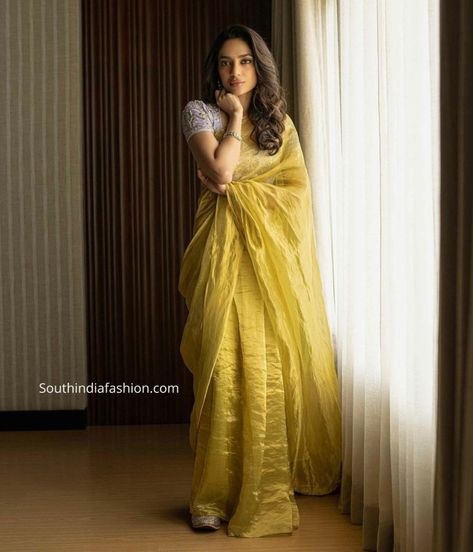 Sobhita Dhulipala Looks Elegant in a Tissue Saree at PS 2 Promotions! – South India Fashion Diwali Fashion, Sobhita Dhulipala, Indian Saree Blouse, Tissue Saree, Indian Saree Blouses Designs, Simple Sarees, Silk Saree Blouse Designs, Saree Blouse Designs Latest, Silk Saree Blouse