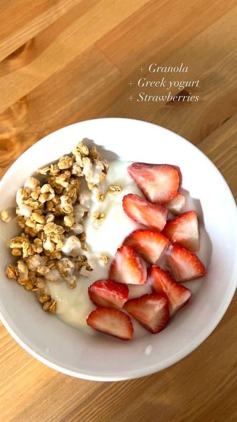 That GIRL Aesthetics Healthy Yogurt Breakfast, Yogurt Bowl Ideas, Yogurt Recipes Breakfast, Yogurt Bowl Recipe, Yogurt Breakfast Bowl, Best Breakfast Foods, Meal Guide, Yogurt Snacks, Yogurt Bowls