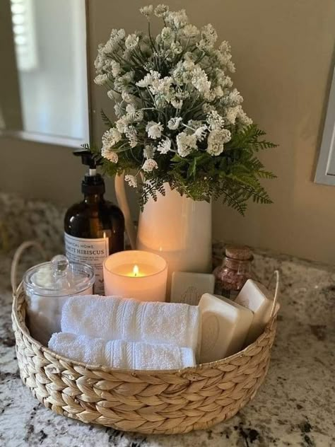 Bathroom Counter Decor, Bathroom Decor Apartment, Counter Decor, Bathroom Design Decor, Apartment Decor Inspiration, Dream Apartment, Small Bathroom Decor, Apartment Inspiration, Farmhouse Bathroom