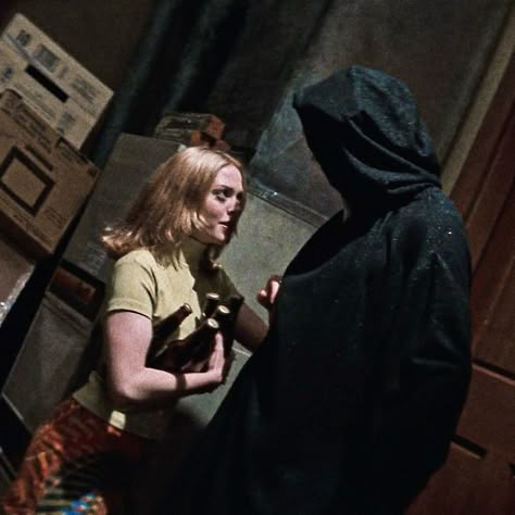 Tatum And Ghostface, Scream 1996 Ghostface, Tatum Scream Costume, Scream Tatum Riley, Stab Scream, Sidney And Tatum, Ghostface 1996, Stu And Tatum, Tatum Scream