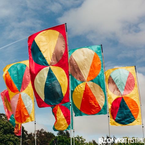 My Geometric flag set flying in the sunshine @isleofwightfest 2019 Photo credit Isle of Wight Festival . . . . . . . . . . #lizcookeflags… | Instagram Bazaar Market, Festival Flags, Pride Designs, Isle Of Wight Festival, Air Design, Pride Festival, Sea Sculpture, Art In The Park, Festival Theme