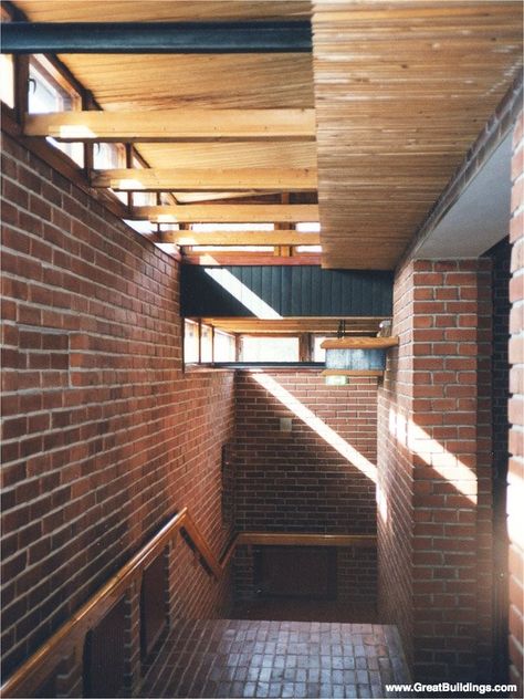 Saynatsalo Town Hall by Alvar Aalto: Collaboration in Architecture Alvar Aalto Interior, Alvar Aalto House, Alvar Aalto Architecture, Alvar Alto, Narrow Staircase, Roof Shapes, Brick Facade, The Architect, Alvar Aalto