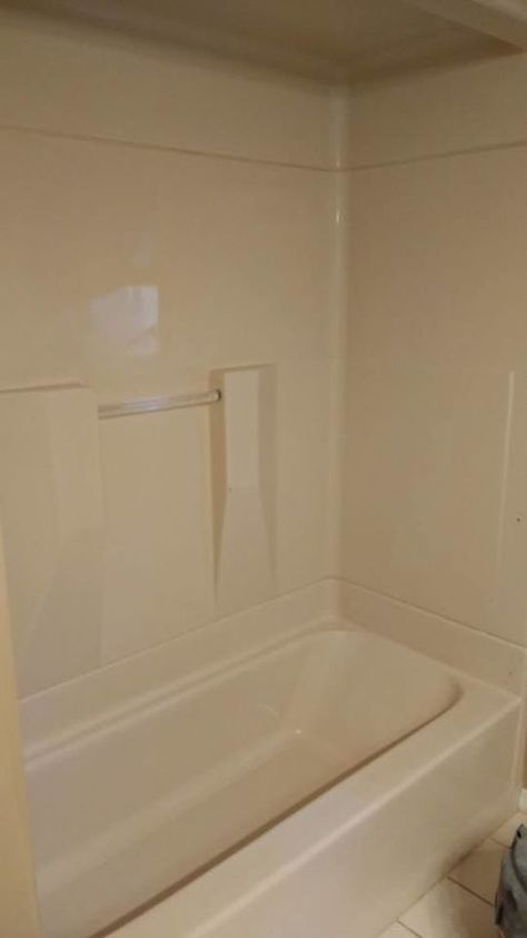 Do THIS one thing to your boring tub to make it look so much better! You'll be so happy you saw this! Bathtub Redo, Tub Insert, 90s Bathroom, Tub Surround Ideas, Bathtub Makeover, Home Remodeling On A Budget, Shower Makeover, Tub Remodel, Remodeling On A Budget