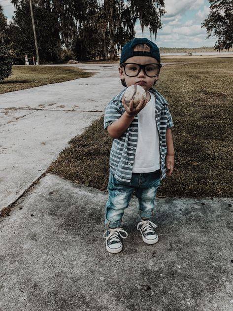 Easy Toddler Costumes Boy, Diy Toddler Boy Halloween Costumes, Toddler Boy Costumes Halloween, Sandlot Photoshoot, Toddler Boy Halloween Costumes Diy, Squints Halloween Costume, Toddler Boy Halloween Costume Ideas, Squints Costume, Boys Halloween Costume Ideas