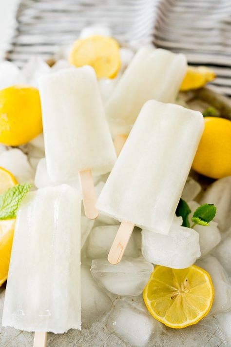 Cough Remedies For Adults, Summer Popsicle Recipes, Lemon Popsicles, Homemade Fruit Popsicles, Lemonade Popsicles, Healthy Popsicle Recipes, Homemade Cough Syrup, Homemade Cough Remedies, Healthy Popsicles