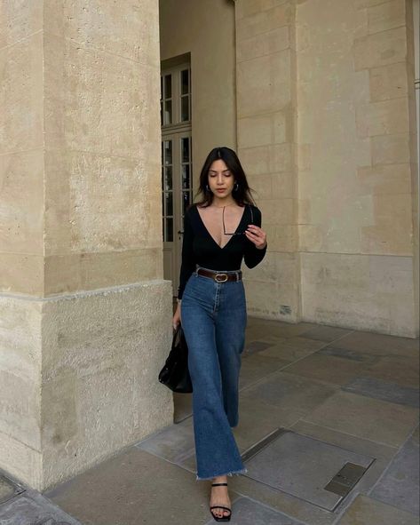 Hourglass Outfits Casual Classy, Jeans And Heels Outfit Going Out Classy, Dark Feminine Summer Outfits, Dark Feminine Outfits Summer, Outfit Recipes, Outfit Elegantes, Parisian Summer, Feminine Outfits, Navy Style