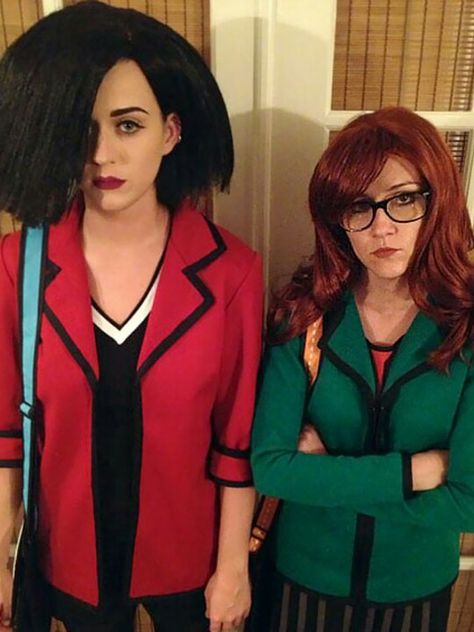 Katy Perry, Daria and Jane Cosplay Daria Costume, Katy Perry Halloween Costume, Katy Perry Halloween, Feminist Halloween Costumes, Daria And Jane, Jane Lane, 90s Halloween Costumes, Halloween Costumes To Make, Best Celebrity Halloween Costumes