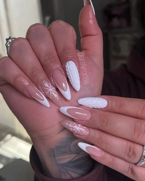 Holiday Nails White, Nails White Tip, Christmas Sweater Nails, Winter Nails Acrylic, Christmas Nails Easy, Sweater Nails, Nails White, White Tip, White Nail