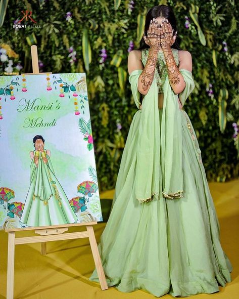 Year End Recap: 15 Social Media Wedding Trends Of 2023 That Left Us In Awe! - ShaadiWish Mehandi Function Dresses Mehndi Outfit, Mehndi Ceremony Outfit For Bride, Mehandi Dresses For Brides, Mehendi Dress Brides, Mehndi Ceremony Outfit, Dresses For Mehndi Function, Dress For Mehendi Function, Mehndi Outfit For Bride, Mehendi Ceremony Outfits