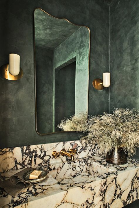 Moody Green Bathroom, Portola Paint, Cheviot Hills, Moody Green, Interior Design Minimalist, Powder Room Design, Green Walls, Luxe Interiors, Bathroom Trends