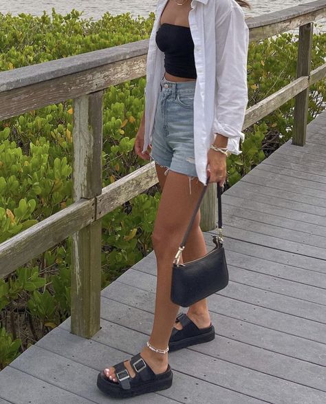 Chunky Sandals Outfit, Viviane Audi, Platform Sandals Outfit, Florida Outfits, 2024 Outfits, Shotting Photo, Outfit Primavera, Wardrobe Update, Looks Street Style