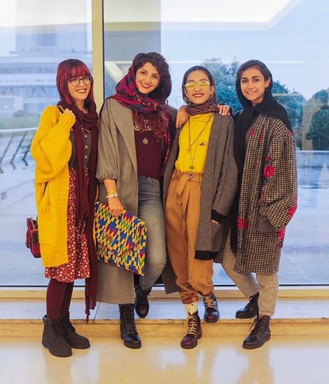 #iranian #pershian __ just4girls Iranian Women Fashion Tehran Iran, Iran Street Style, Iranian Outfit, Autumn Aesthetic Fashion, Fashion 2008, Iran Fashion, Bread Cones, Iranian Fashion, Persian Fashion