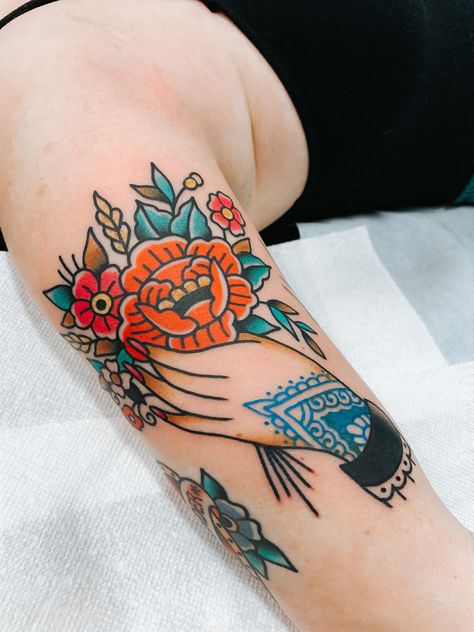 Bouquet Of Flowers Tattoo Traditional, Hand Holding Flower Tattoo Traditional, American Traditional Hand Holding Flower, Tattoo Of Hand Holding Flowers, American Traditional Bouquet Tattoo, Hand Holding Fan Tattoo, Hand Holding Bouquet Tattoo, Bouquet Tattoo Traditional, Traditional Tattoo Of Hand