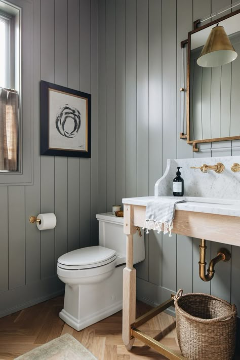 Makeover Kamar Mandi, Kate Marker Interiors, Shiplap Bathroom, Bad Inspiration, Bathroom Paint Colors, Subway Tiles, Downstairs Bathroom, Bathroom Renos, Ship Lap Walls