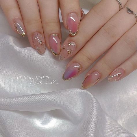 [PaidAd] Amazing Nail Art Designs Ideas Tips And Inspiration | Nail Art Summer | Spring Nails 2023 #simplenailartdesigns Almond Nail Glitter Ombre, Elegant Pink And Gold Nails, Minimalist Elegant Nails, Korean Iridescent Nails, Wedding Nail Trends 2024, Korean Nail Art Almond Shape, Japanese Pink Nails, Fun Gold Nails, Japan Nail Art Kawaii