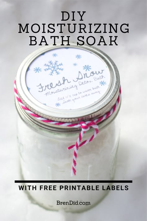 Diy Bath Soaks Recipes, Foaming Bath Soap Recipe, Bath Soak Packaging Ideas, Holiday Bath Salts Diy, Homemade Christmas Bath Salts, Moisturizing Bath Soak Diy, Dry Skin Bath Soak, Winter Bath Salts Diy, Diy Bath Soak Recipes Easy