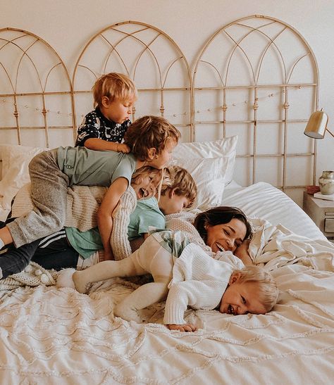 Strong Willed Children, Large Family Photos, Life Goals Future, Strong Willed Child, Future Mommy, Moms Goals, Dream Family, Future Mom, Future Lifestyle