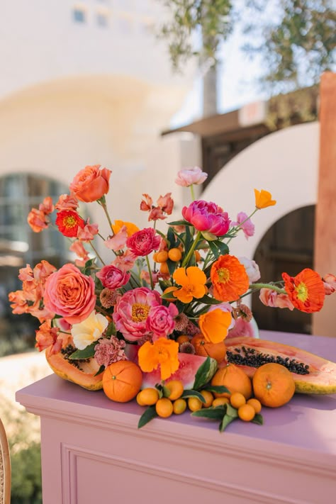 A Beautiful & Colorful Outdoor Cinco de Mayo Dinner • Beijos Events Pink And Orange Color Palette, Peony Centerpiece, Cinco De Mayo Party Ideas, Orange And Pink Wedding, Orange Color Palette, Bright Florals, 100 Layer Cake, Flower Party, Recipes Drinks