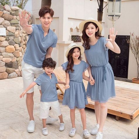 Mom And Son Outfits, Mom Daughter Matching Dresses, Pose Mode, Mommy Daughter Outfits, Mother Daughter Fashion, Mother Daughter Matching Outfits, Mother Daughter Outfits, Family Photoshoot Outfits, Mother Daughter Dress