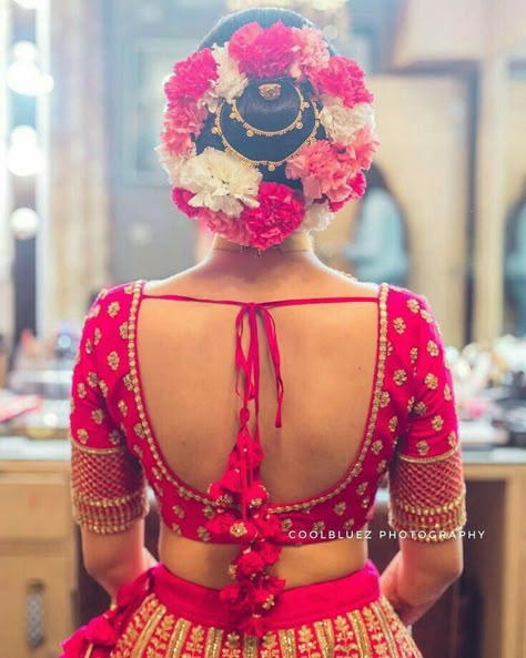 blouse designs collar neck | blouse designs deep neck | blouse design dikhaiye Pink Blouse Designs, Bridal Bun, Wedding Saree Blouse Designs, New Saree Blouse Designs, Wedding Saree Blouse, Blouse Back Neck Designs, Backless Blouse Designs, Blouse Ideas, Wedding Blouse Designs