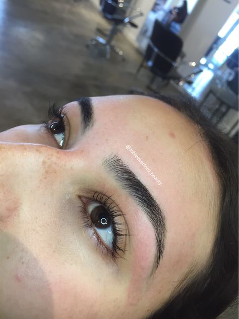 Natural brows eyebrow wax tint arched Eyebrows For Black Hair, Thick Shaped Eyebrows, Eyebrow Shaping Ideas, Brow Inspiration Eyebrow Shapes, Brow Tint And Shape, Medium Arch Eyebrows, Eyebrow Goals Natural, Eyebrow Inspo Shape, Soft Arch Brows