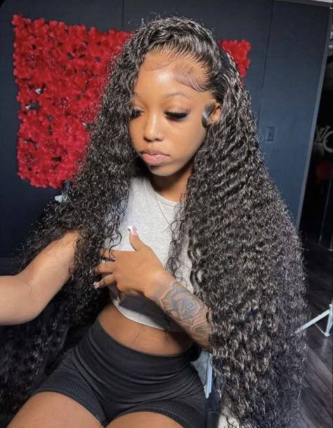 Curly Wig Low Ponytail, Wavy Weave Hairstyles, Frontal Wig Hairstyles, Birthday Hairstyles, Hair Braid Videos, Sew Ins, Protective Hairstyles Braids, Frontal Hairstyles, Pretty Braided Hairstyles