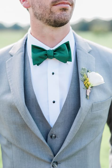 groomsmen in emerald green bow tie and light grey suit Groom Suit Grey, Grey Suit Wedding, Late Summer Wedding, Groom Bowtie, Suits Groom, Mens Wedding Attire, Emerald Green Wedding, Tan Wedding, Late Summer Weddings