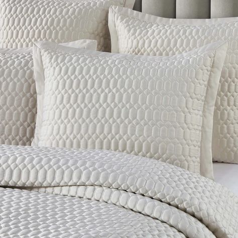 New Arrivals: Huge Variety of Comforter Sets, Quilt Sets, & Coverlets 2021 – Page 6 – Latest Bedding Elegant Bedding Sets Luxury, Bed In A Bag Queen, Bed Quilts Modern, Modern Bedding Set Ideas, Adarsh Singh, Bedroom Comforters, Timeless Bedding, 2024 Beach, Cheesecake Balls