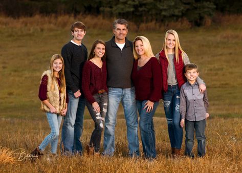 FAMILY - Baer Photography Family Of 8 Christmas Pictures, Fall Family Photos 7 People, Fall Themed Family Photos, Fall Family Pictures Teenagers, Family Pictures 7 People, Fall Family Photos 6 People, Family Picture Poses For 6 People, Outdoor Fall Family Photo Ideas, Outdoor Fall Family Pictures Outfits