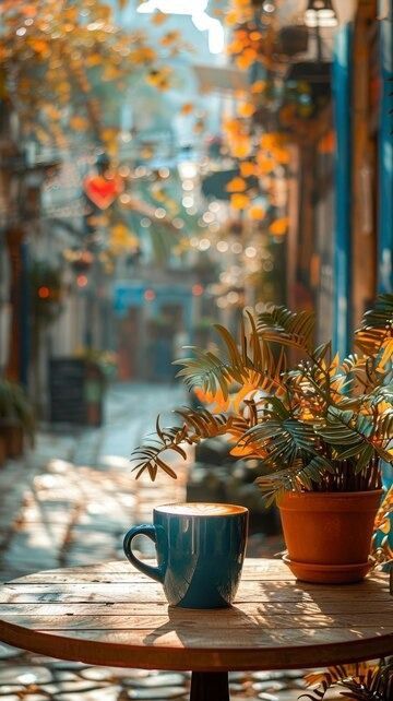 Beautiful Coffee Pictures, Coffee Cups Aesthetic, Spring Cafe, Cafe Photos, Coffee Shop Aesthetic, Tea And Books, Good Morning Beautiful Pictures, Happy Mood, Coffee Images