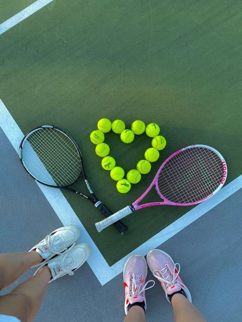 Me And Bestie, Mode Tennis, Tennis Lifestyle, Tennis Pictures, Tennis Photos, Tennis Aesthetic, Tennis Life, Playing Tennis, Tennis Rackets