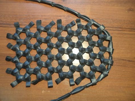 Backpack Cargo Net From Inner Tubes: 26 Steps (with Pictures) Inner Tube Upcycle, Bike Inner Tube Upcycle, Bike Tube Crafts, Diy Net, Old Backpack, Upcycled Inner Tubes, Easy Recycled Crafts, Tube Crafts, Tire Craft