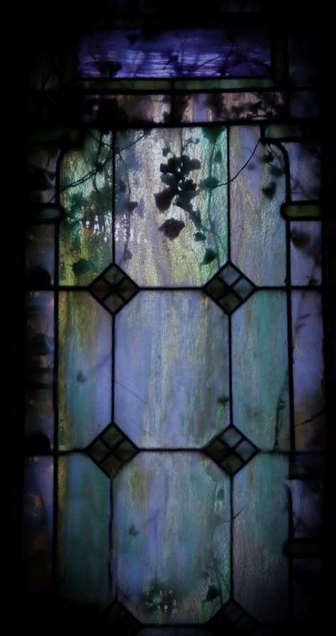 Room Decor Dark, Goth Wallpaper, Whatsapp Wallpaper, Moon Decor, Season Of The Witch, Witch Aesthetic, Goth Aesthetic, Ethereal Art, Stained Glass Window