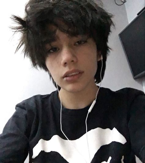 Alt Boy Hair, Boy Haircut Ideas, Practical Hairstyles, Emo Boy Hair, Alt Boy, Boy Haircut, Hair Inspiration Short, Boys Haircuts, Attractive People