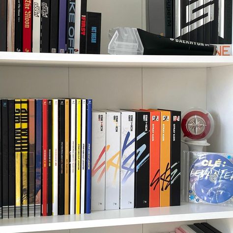 Kpop Albums Collection Aesthetic, Skz Album Collection, Kpop Albums Collection, Kpop Albums Aesthetic, Kpop Aesthetic Room, Kpop Albums Shelf, Kpop Merch Collection, Kpop Album Aesthetic, Kpop Album Collection