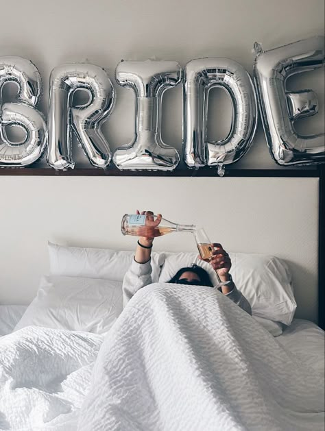 Bride Balloons Above Bed, Bride Ballons Room, Bride Bachelorette Photoshoot, Bride Balloon Decoration, Brides Room Bachelorette, Bachelorette Hotel Decor, Bachelorette Bride Room Decor, Bachelorette Bedroom Decor, Classy Bachelorette Decor