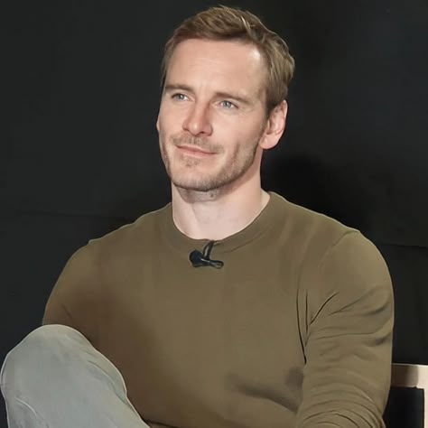 Michael Fassbender Xmen, Michael Fassbender Photoshoot, Shame Michael Fassbender, Michael Fassbender Young, Michael Fassbender Mr Rochester, Michael Fassbender Red Hair, Michael Fassbender Smile, Man Moment, Erik Lehnsherr