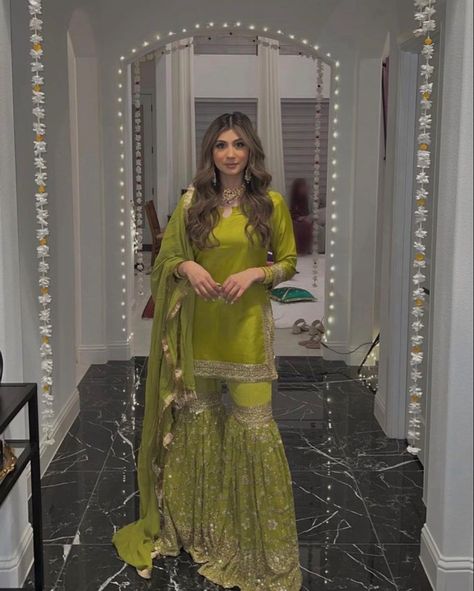 Sharara For Mehndi Function, Pose In Sharara Suit, Green Sharara Suit For Mehendi, Green Mehendi Outfits For Bride, Mehndi Green Suit, Mehndi Outfit Bridesmaids, Mehndi Function Dress Outfit, Mehendi Dress Outfits, Dress For Mehendi Function