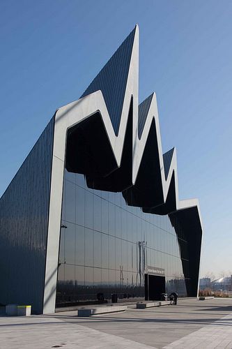 Zaha Hadid Architecture Buildings, Folded Architecture, Zaha Hadid Projects, Interior Design Staircase, Warehouses Architecture, Architecture Zaha Hadid, Shapes Architecture, Zaha Hadid Buildings, Architect Inspiration