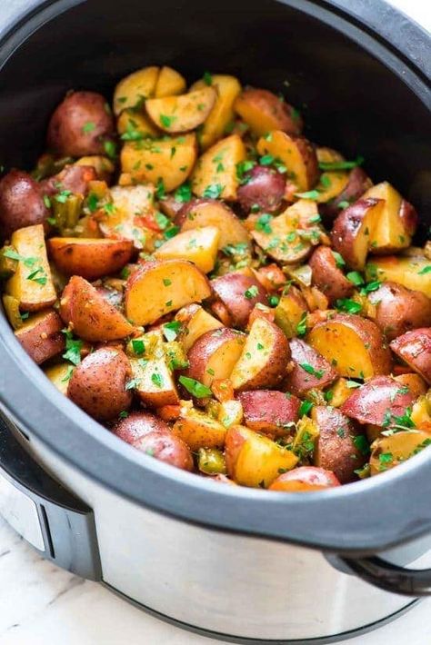 Crockpot Sausage And Potatoes, Brunch Party Recipes, Thanksgiving Brunch, Best Crockpot Recipes, Diner Recept, Breakfast Party, Diner Recipes, Crockpot Breakfast, Breakfast Potatoes