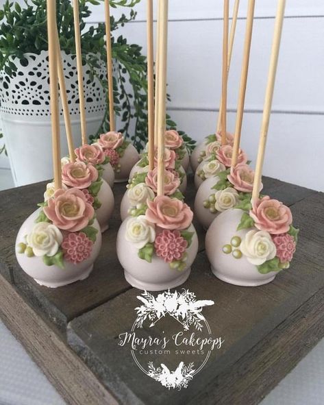 Flower Cake Pops, Dessert Decor, Pops Cake, Pop Cake, Wedding Cake Pops, Baby Shower Cake Pops, Cake Pop Recipe, Cake Balls, Winter Weddings