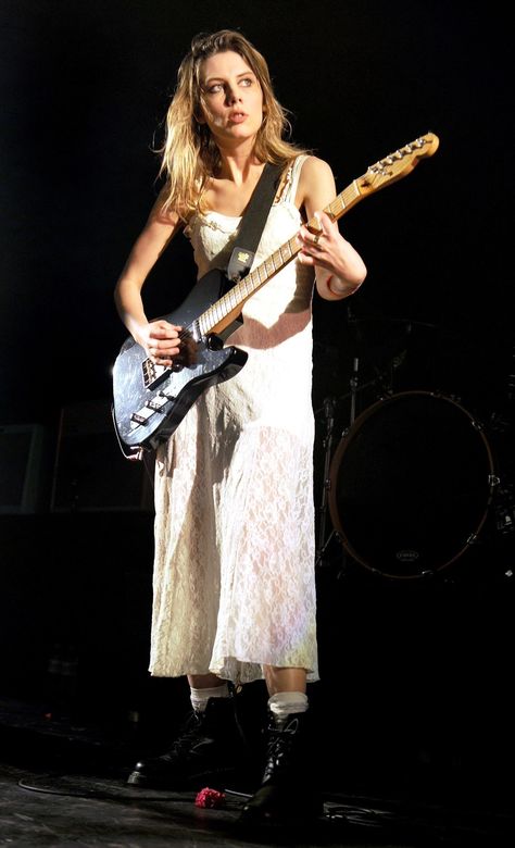 Ellie Rowsell, Indie Rock Band, Lila Moss, Wolf Alice, Stone Roses, Prize Winning, Riot Grrrl, Women In Music, Music Film