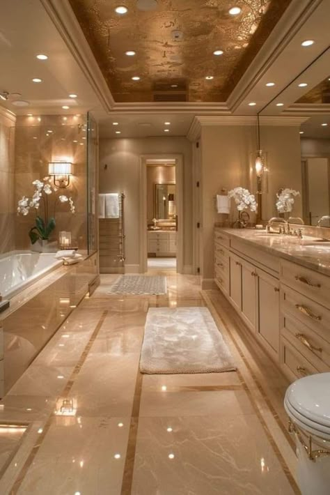 Gold Accent Interior Design, Rich House Decor, Sophisticated House Interiors, Gold Marble Bathroom Ideas, Elegant House Interior Luxury, Rich Home Interior, Light Gold Aesthetic, Room Ideas Rich, Luxury Houses Mansions Interiors