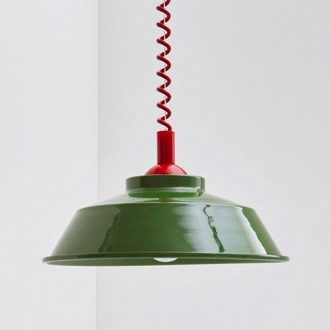 La Quincaillerie moderne on Instagram: "APRÈS-MIDI Ces suspensions monte et baisse en métal émaillé sont disponibles en crème, gris souris, vert profond, vert pastel, bleu outremer, noir et jaune citron. Avec un câble crème, noir, rouge coquelicot, bleu Klein, jaune vif, blanc, vert vif ou marron. Ici avec un câble rouge coquelicot. Photo @bousquet_michel #LaQuincaillerieModerne #backtobasics #QuincaillerieModerne #LumiereElectrique #LeGrandAppartement #BricolerChicEtDesign #luminaire #lighti Mid Century Modern Interior Design, Flat Ideas, Mid Century Modern Interiors, Cafe Interior Design, Ceramic Pendant, Luminaire Design, Retro Futurism, Cafe Interior, Bike Shop