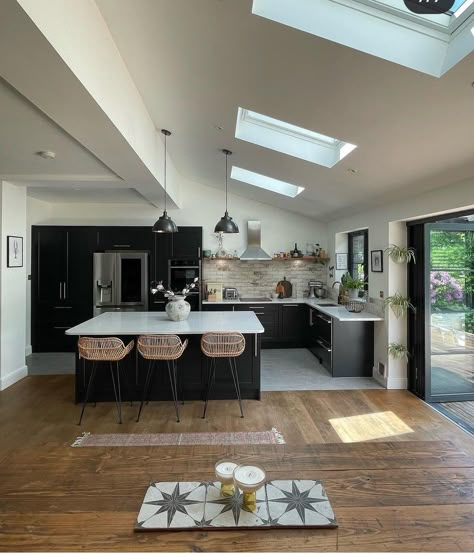 Kitchen Extension Open Plan, Open Kitchen And Dining Room, Open Kitchen And Dining, Kitchen Diner Ideas, Extension Kitchen, Kitchen Extension Ideas, Open Concept Kitchen Living Room, Kitchen Diner Extension, Open Plan Kitchen Dining Living