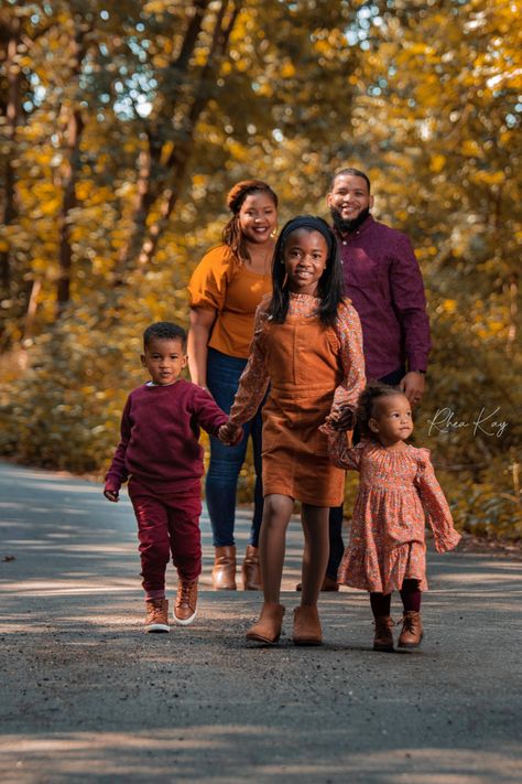 Black people, African American families, melanin family Fall Black Family Pictures Outfits, Fall Black Family Photos, Black Fall Family Photos, Outside Family Photoshoot Ideas, Black Family Photoshoot Fall, Family Of 4 Picture Outfits, Thanksgiving Photoshoot Family Pictures, Black Family Photoshoot Outfits, Black Family Fall Pictures Outfits